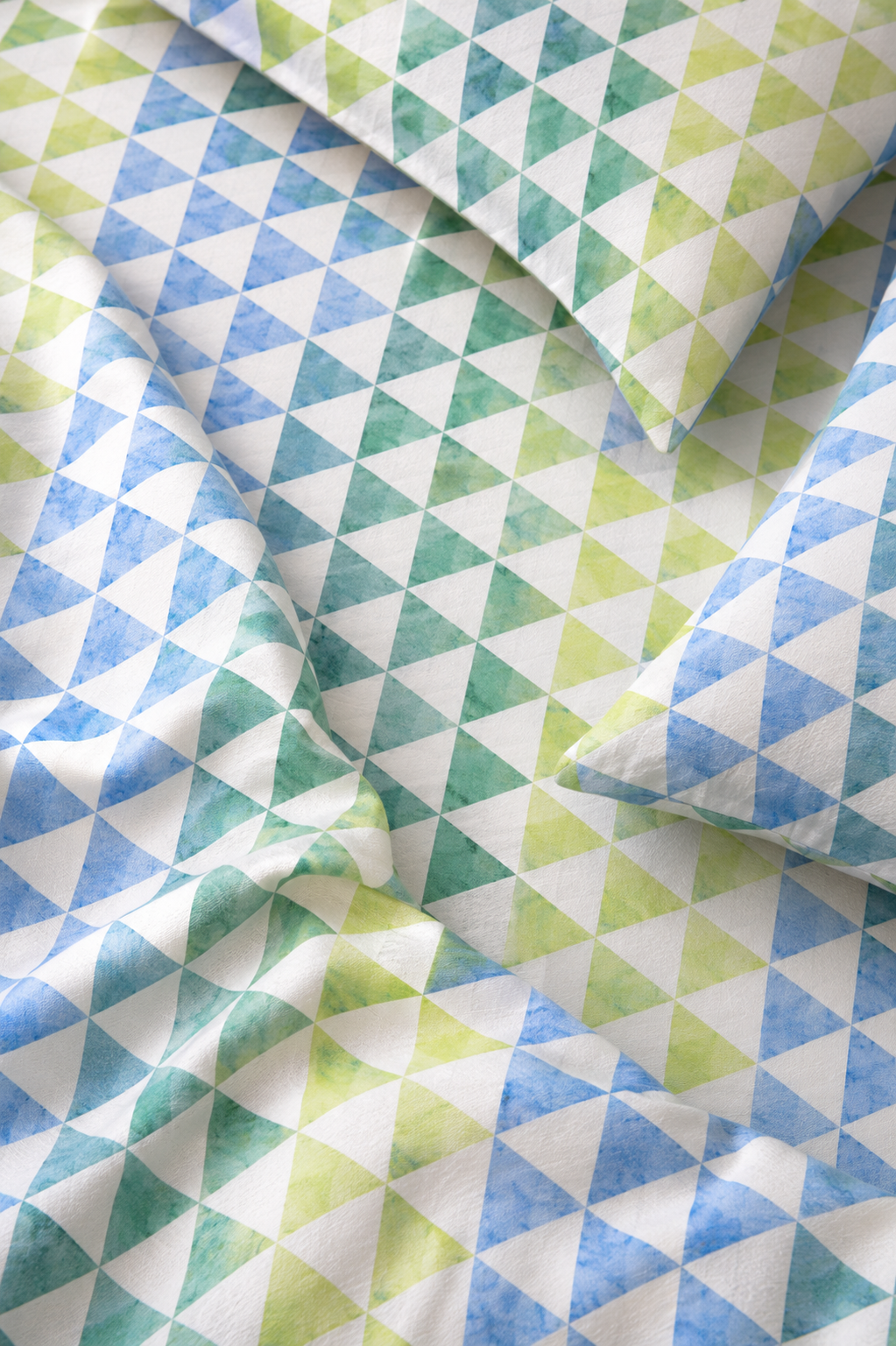 Coastal Breeze 300 TC cotton bedsheet set – geometric print detail
