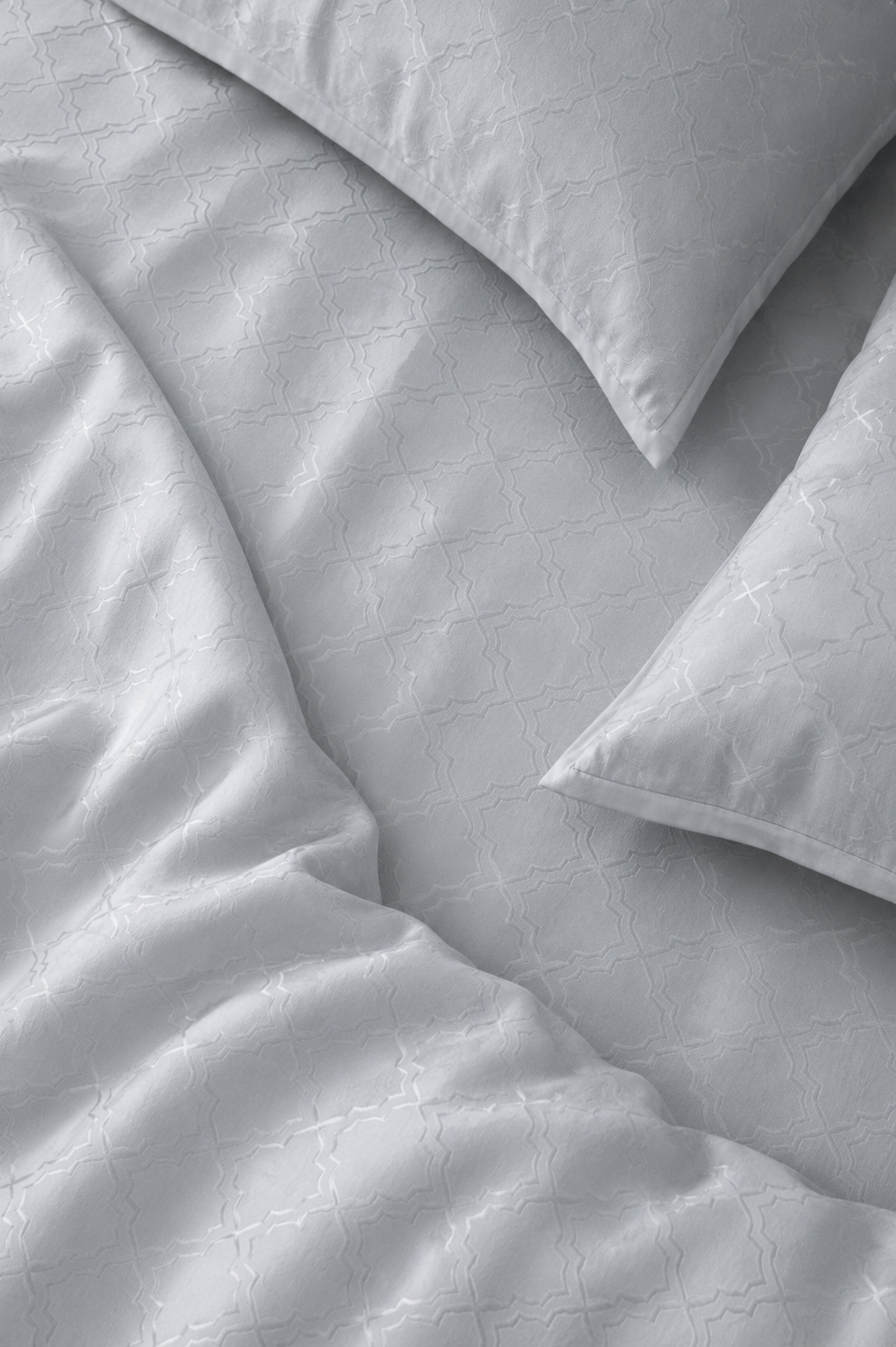 Aurelia ivory 300 TC cotton bedsheet set – fabric detail